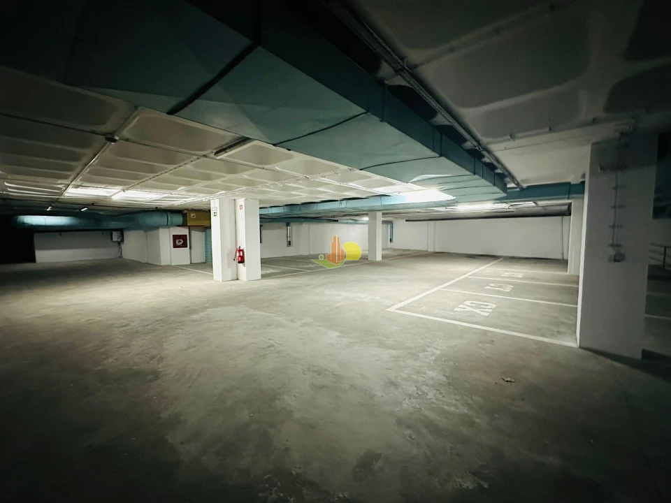 Garagem para Venda em Buarcos Foto 6