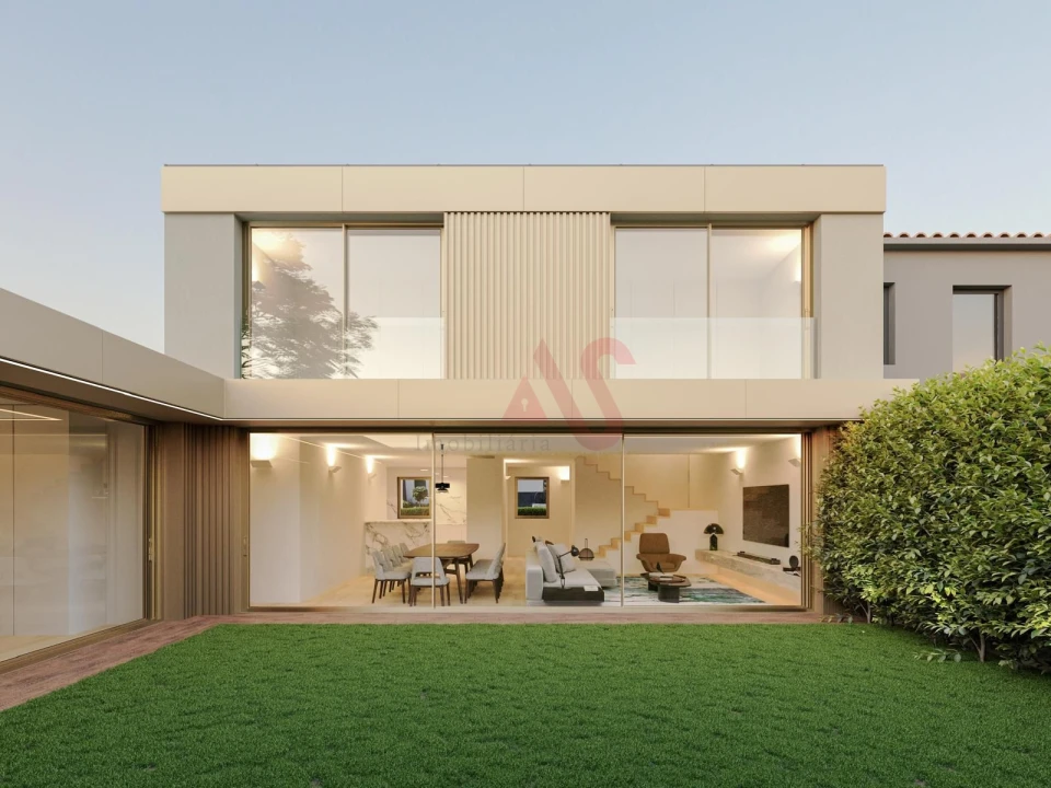 Moradia T4 para Venda em Aldoar, Foz do Douro e Nevogilde Foto 1