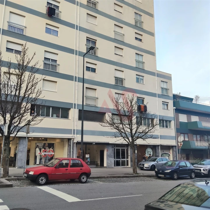 Apartamento T3 para Venda em Azurem Foto 4