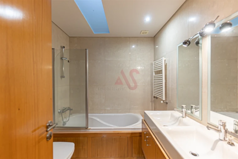 Moradia T3 para Venda em Mesão Frio Foto 11