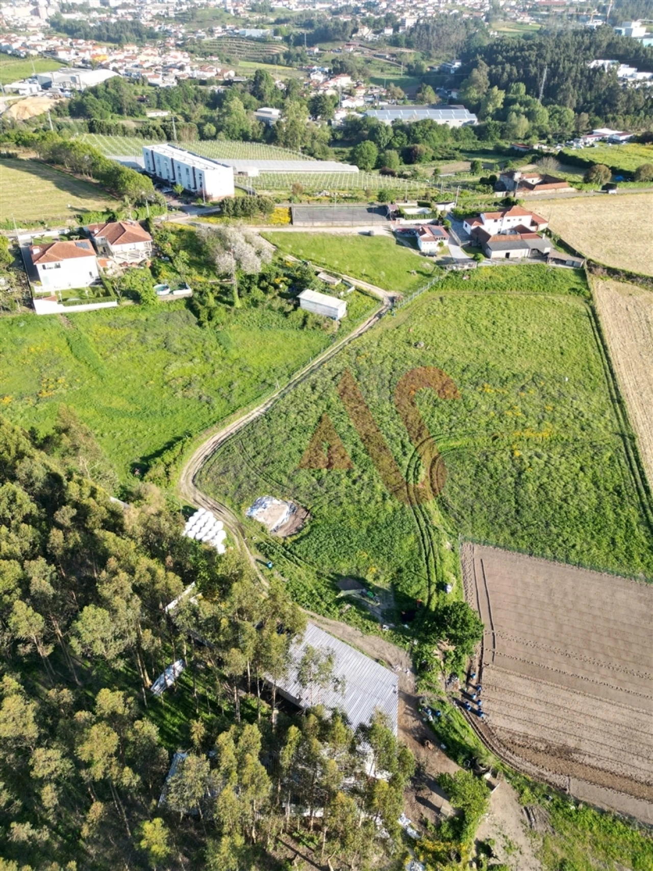 Terreno para Venda em Areias, Sequeirô, Lama e Palmeira Foto 5
