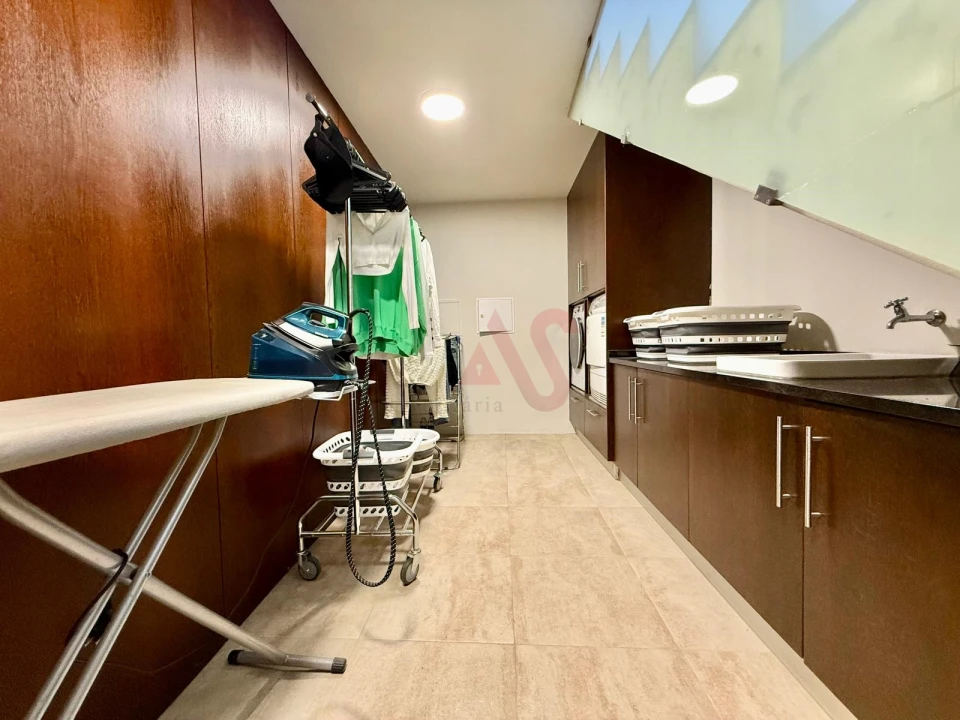 Moradia T4 para Venda em Azurem Foto 16