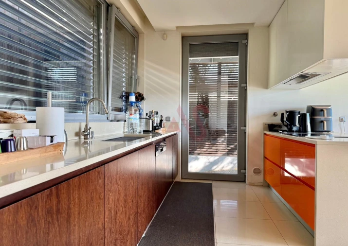 Moradia T4 para Venda em Azurem Foto 10