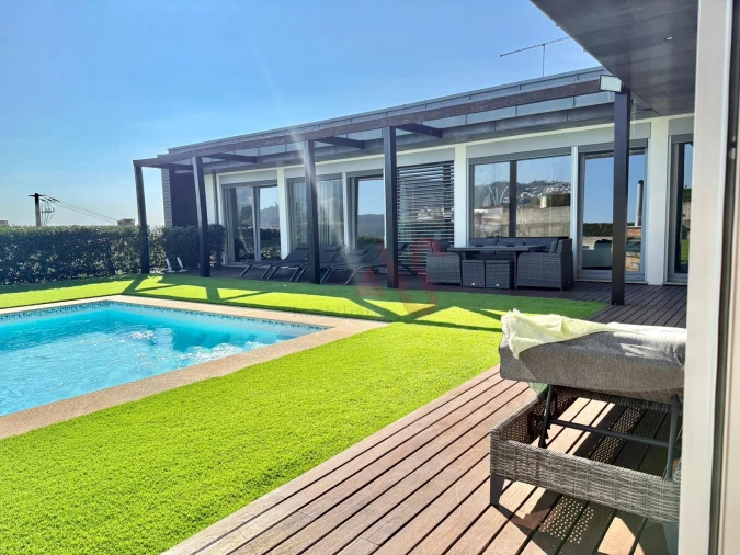 Moradia T4 para Venda em Azurem Foto 6