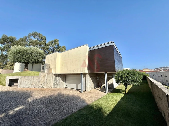 Moradia T4 para Venda em Azurem Foto 3