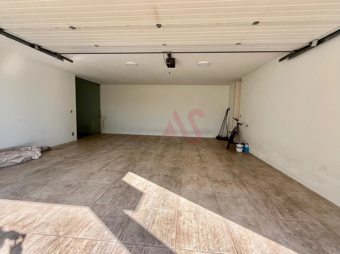 Moradia T4 para Venda em Azurem Foto 28