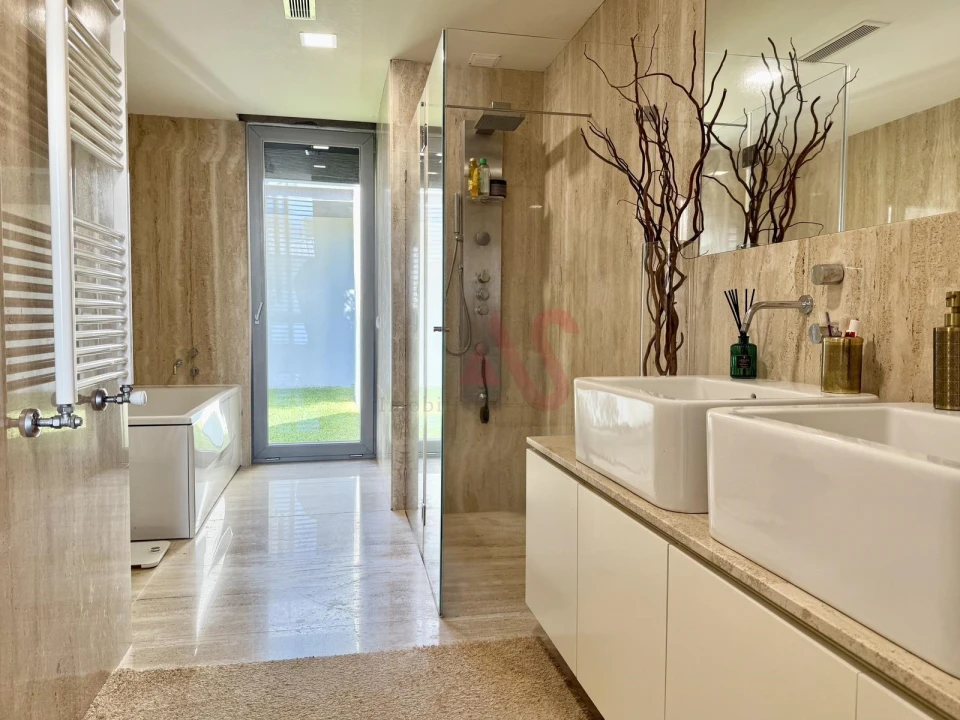 Moradia T4 para Venda em Azurem Foto 21