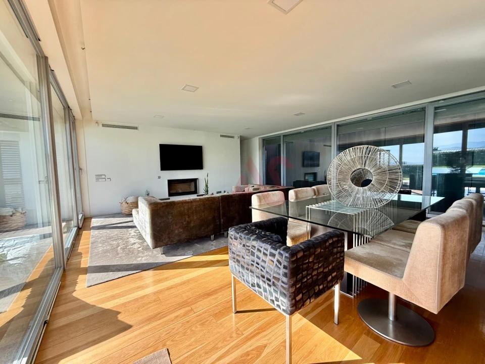 Moradia T4 para Venda em Azurem Foto 9