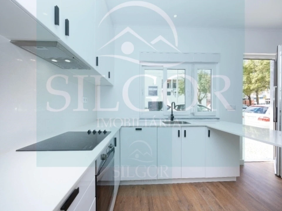 Apartamento T0 para Venda em Baixa da Banheira e Vale da Amoreira Foto 2