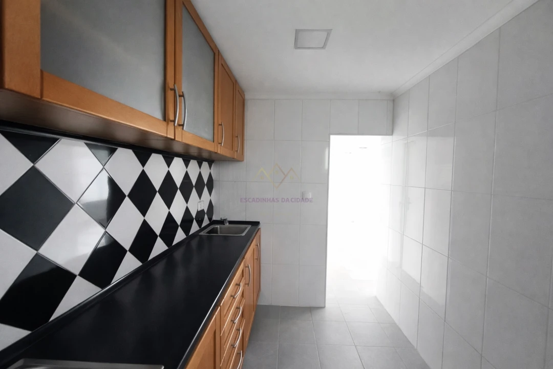 Armazém para Arrendamento em Campolide Foto 8