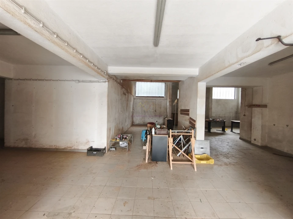 Armazém para Arrendamento em Campolide Foto 12