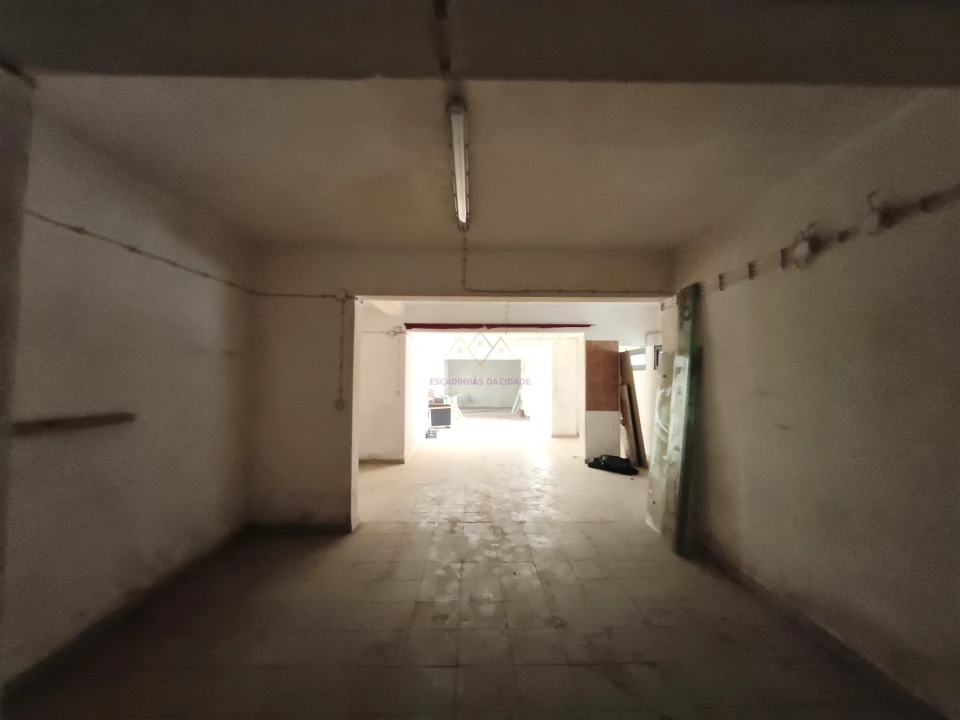 Armazém para Arrendamento em Campolide Foto 15