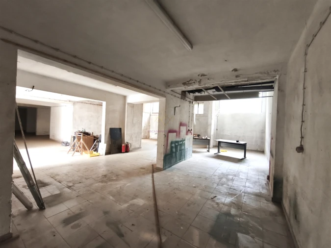 Armazém para Arrendamento em Campolide Foto 14