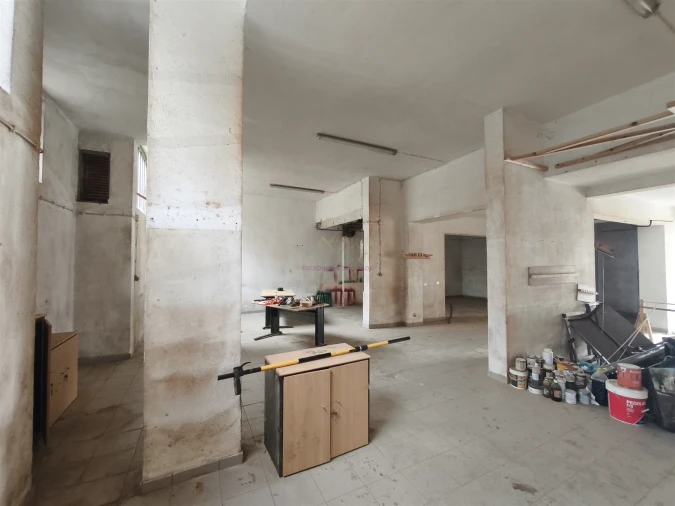 Armazém para Arrendamento em Campolide Foto 16