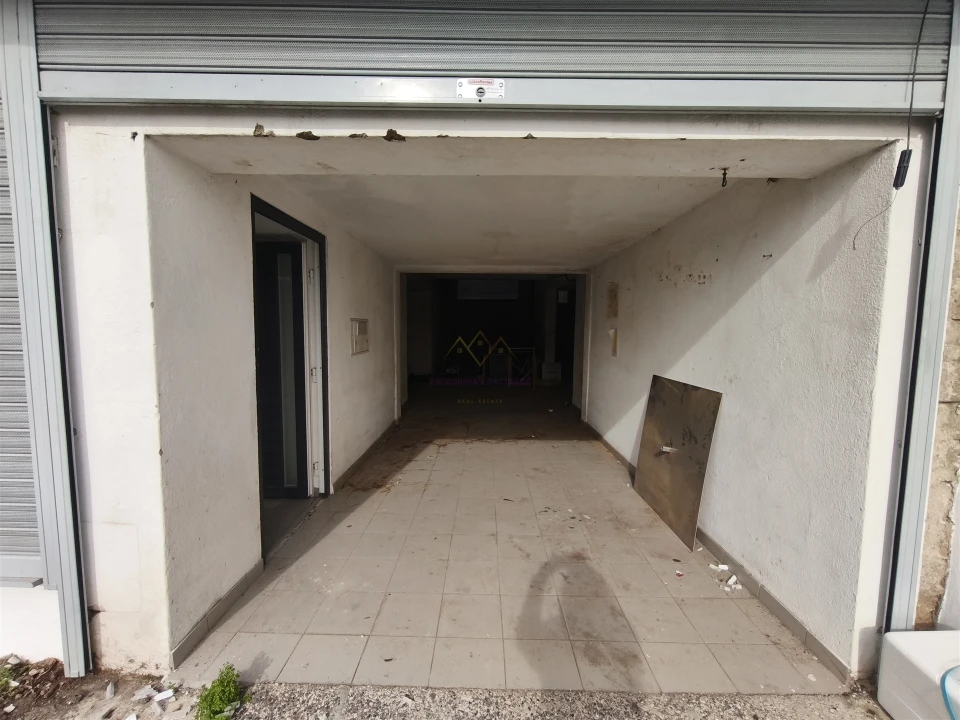 Armazém para Arrendamento em Campolide Foto 18