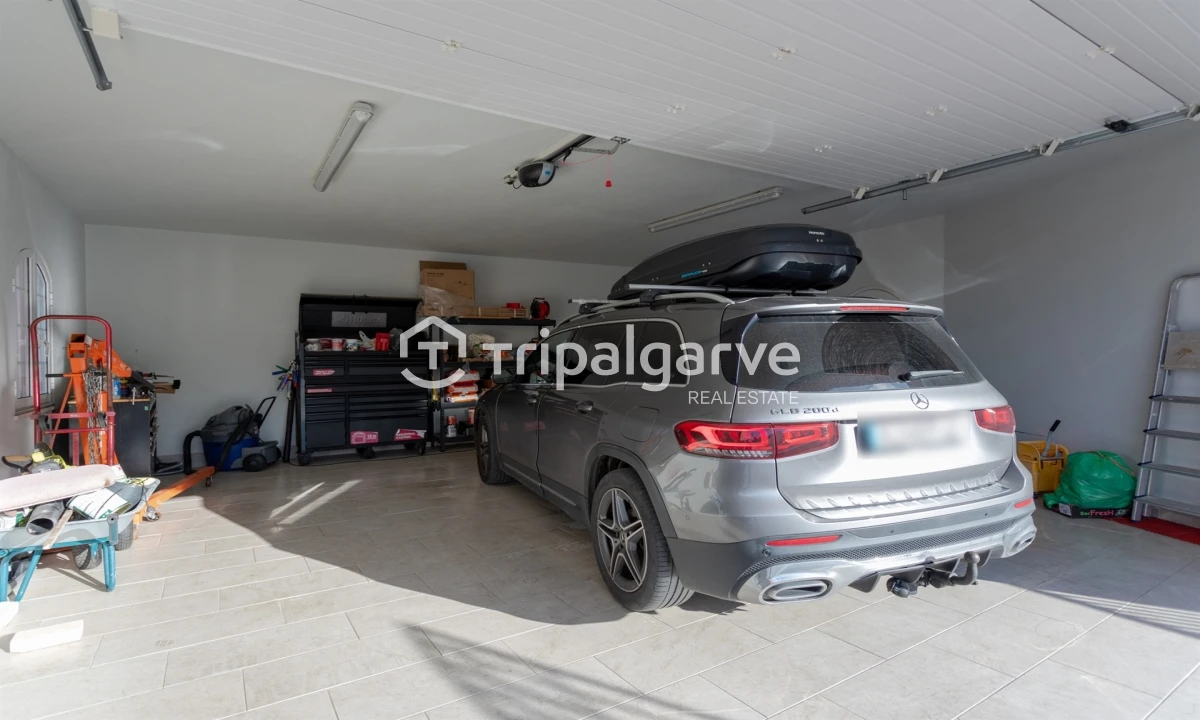 Moradia T5 para Venda em Guia Foto 47