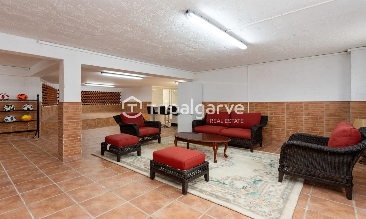 Moradia T5 para Venda em Guia Foto 41