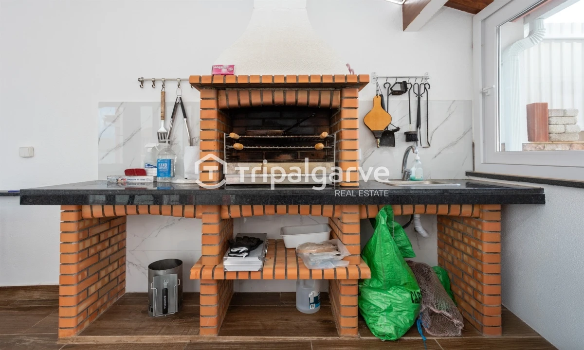 Moradia T5 para Venda em Guia Foto 40