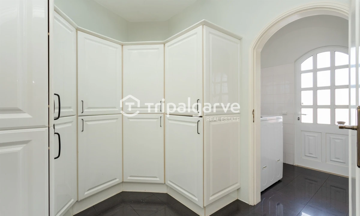 Moradia T5 para Venda em Guia Foto 17