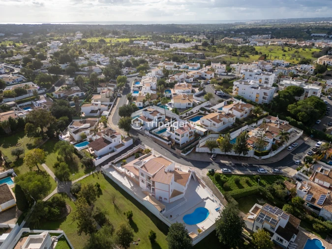 Moradia T5 para Venda em Guia Foto 50