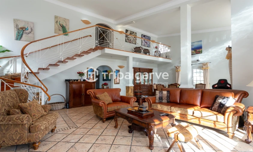 Moradia T5 para Venda em Guia Foto 19