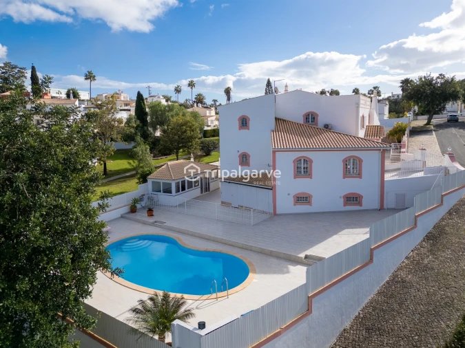 Moradia T5 para Venda em Guia Foto 49