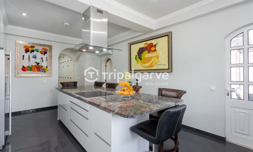 Moradia T5 para Venda em Guia Foto 14