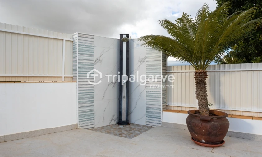 Moradia T5 para Venda em Guia Foto 48