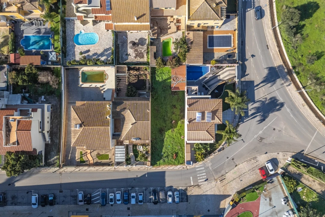 Terreno para Venda em Estômbar e Parchal Foto 2