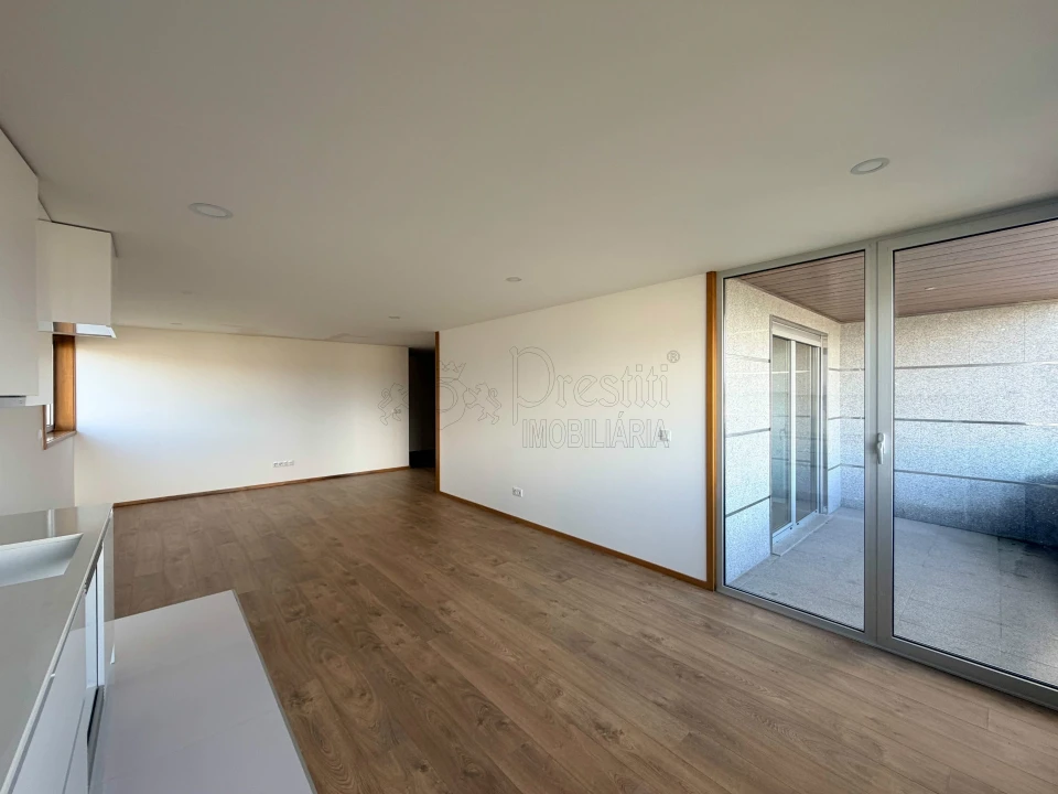 Apartamento T2 para Arrendamento em Urgezes Foto 3