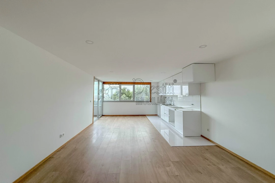 Apartamento T2 para Arrendamento em Urgezes Foto 2