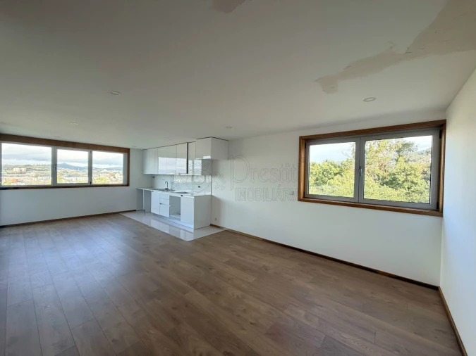 Apartamento T2 para Arrendamento em Urgezes