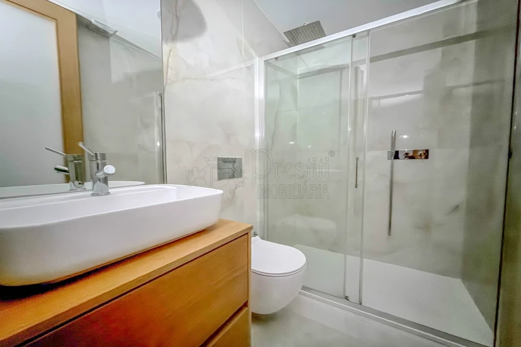 Apartamento T2 para Arrendamento em Urgezes Foto 11