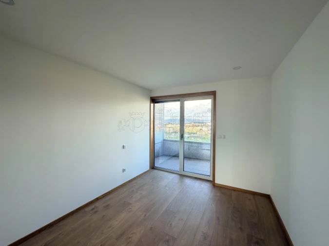 Apartamento T2 para Arrendamento em Urgezes Foto 5