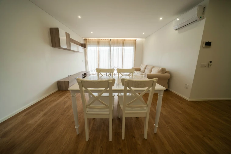 Apartamento T1 para Arrendamento em Oliveira, São Paio e São Sebastião Foto 3