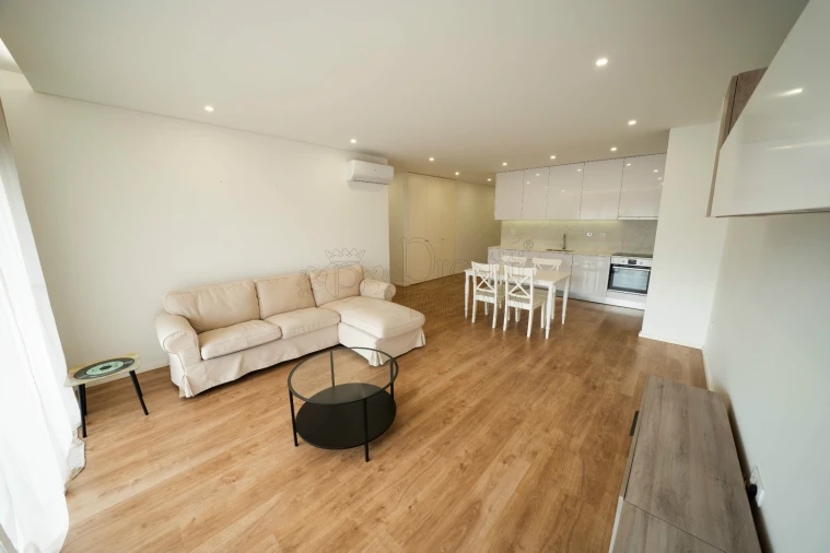 Apartamento T1 para Arrendamento em Oliveira, São Paio e São Sebastião Foto 5