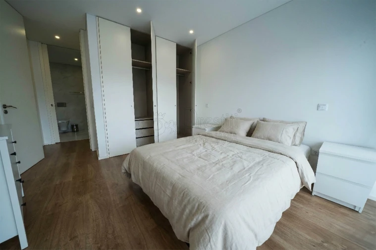 Apartamento T1 para Arrendamento em Oliveira, São Paio e São Sebastião Foto 9