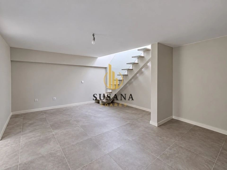 Apartamento T4 para Venda em Viseu Foto 3
