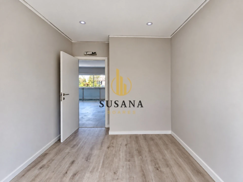 Apartamento T4 para Venda em Viseu Foto 13