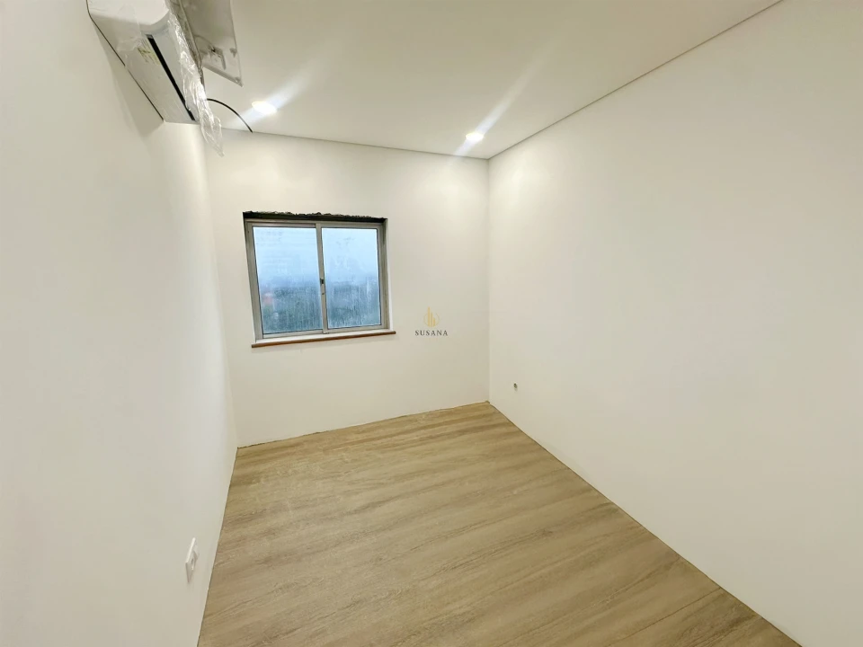 Apartamento T2 para Venda em Abraveses Foto 5