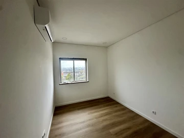 Apartamento T2 para Venda em Abraveses