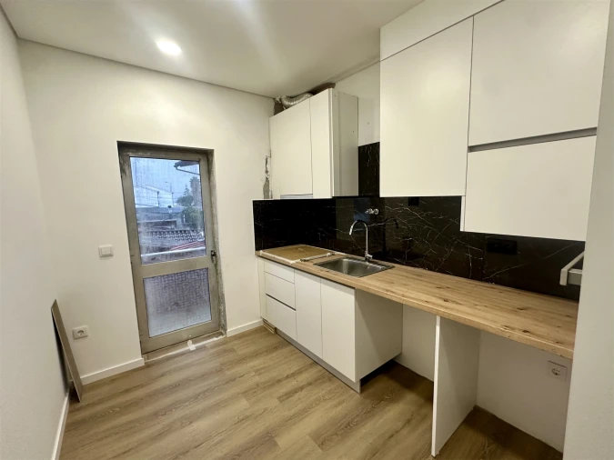 Apartamento T2 para Venda em Abraveses Foto 4