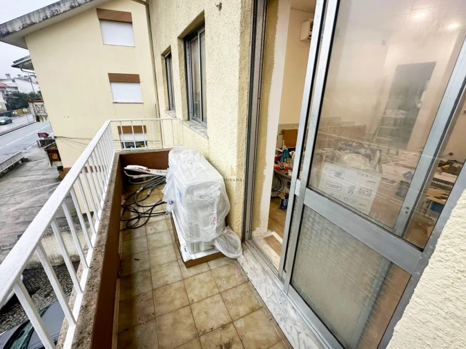 Apartamento T2 para Venda em Abraveses Foto 8
