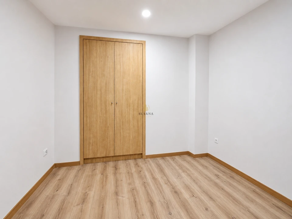 Apartamento T1 para Venda em Cavernães Foto 11