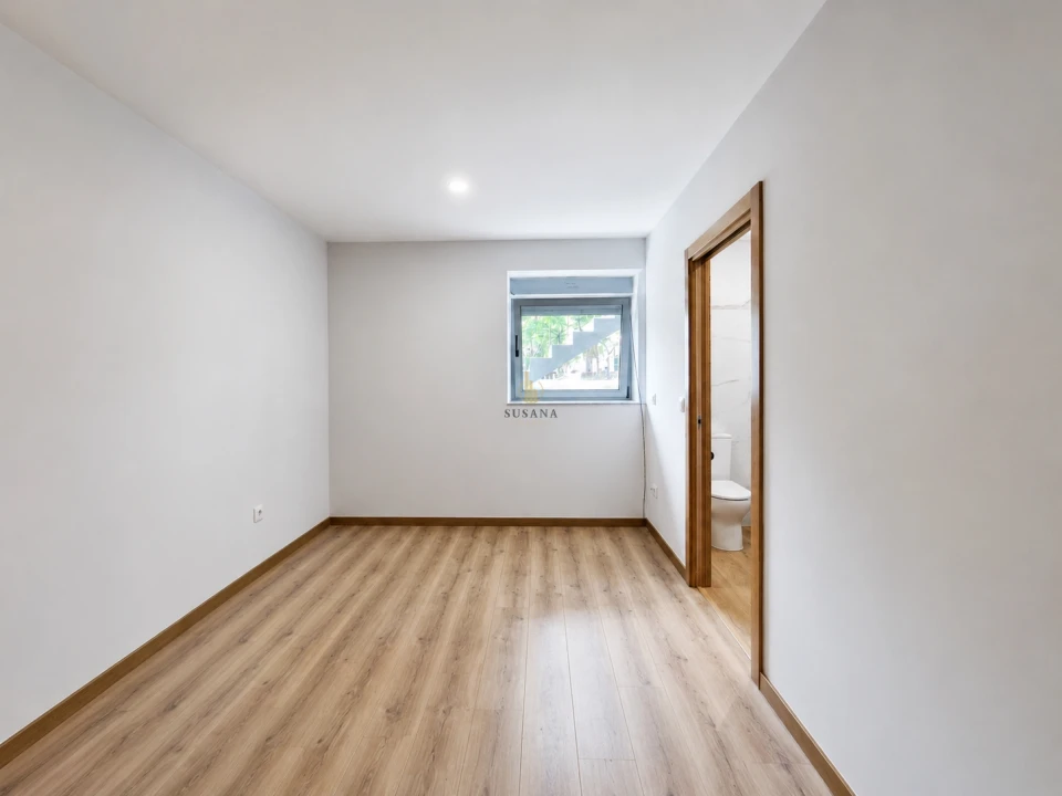 Apartamento T1 para Venda em Cavernães Foto 8