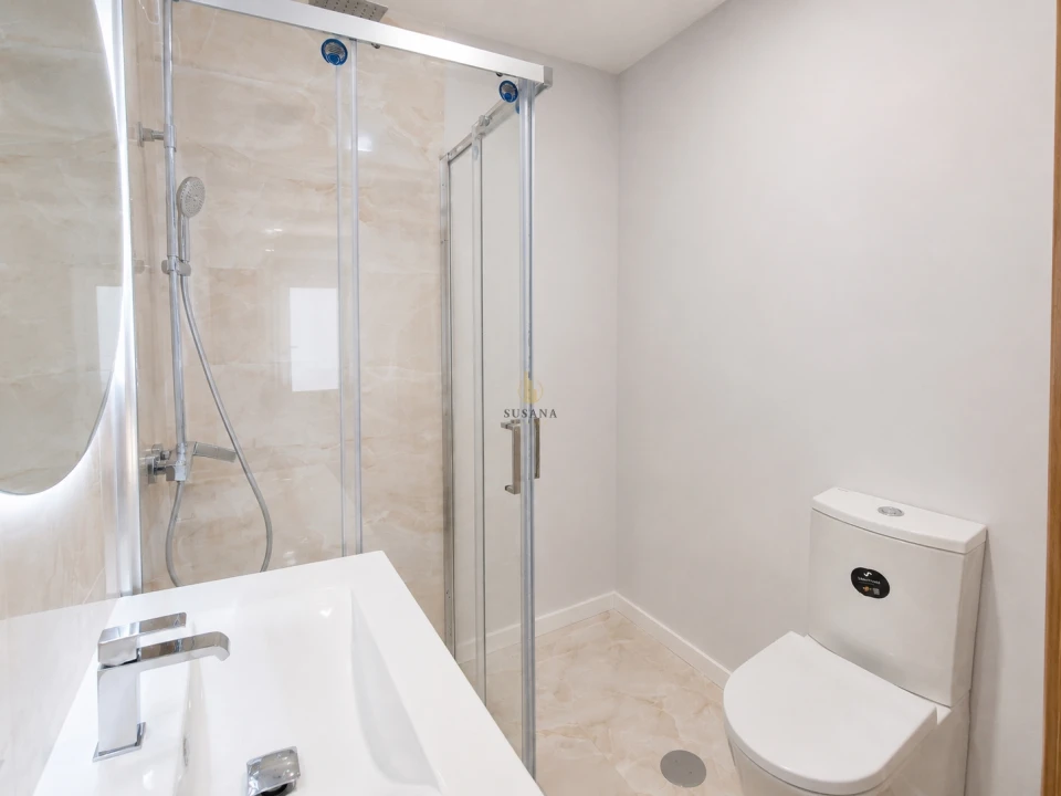 Apartamento T1 para Venda em Cavernães Foto 6