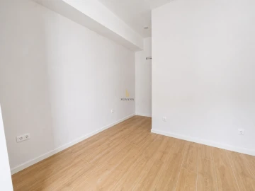 Apartamento T1 para Venda em Cavernães