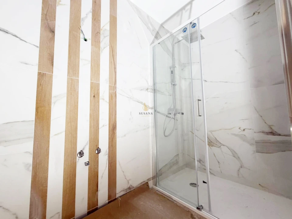 Apartamento T1 para Venda em Cavernães Foto 7