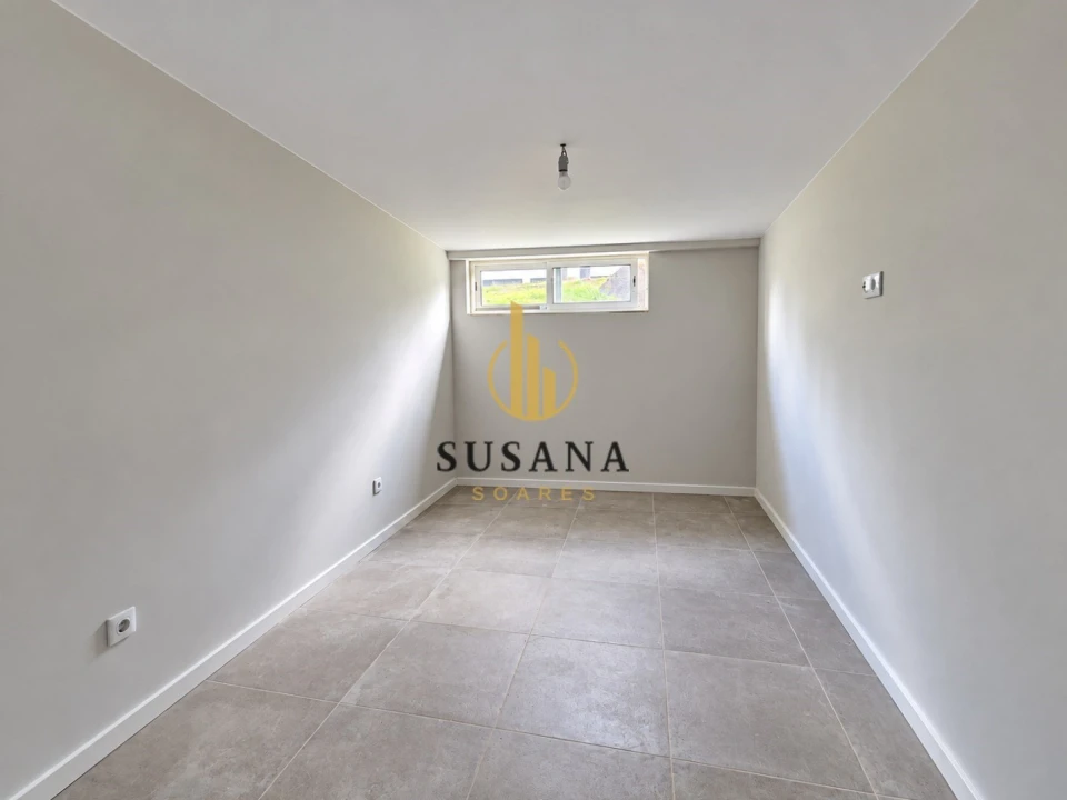 Apartamento T4 para Venda em Viseu Foto 17