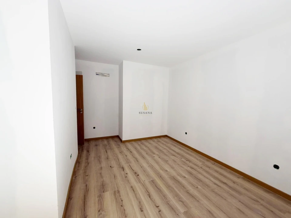 Apartamento T2 para Venda em Cavernães Foto 8
